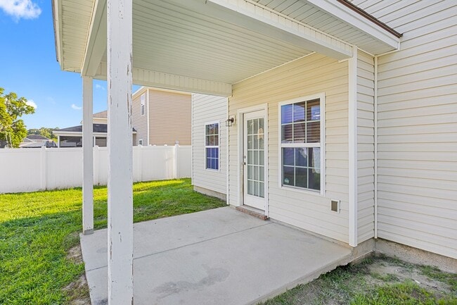 Building Photo - 5 Bedroom, 2.5 Bathroom - White Oak Subdivision - Richmond Hill