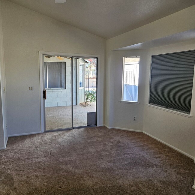 Building Photo - 3 Bedroom 2 Bath SFR Peoria AZ