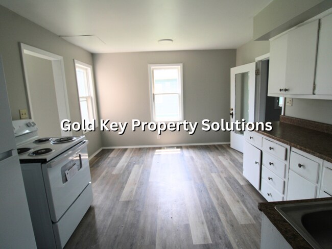 Building Photo - MUNCIE Updated 2 BR 1 BA House with New Kitchen Appliances (SECTION 8 APPROVED)