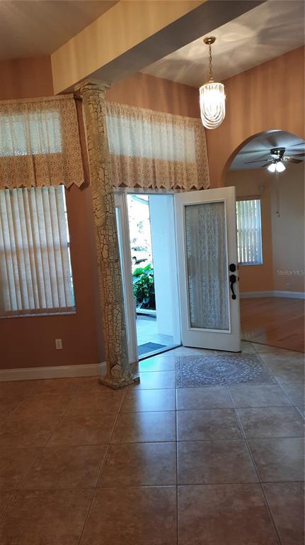 Building Photo - 58 Burning Bush Dr