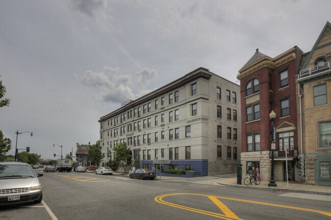 Building Photo - One-Bedroom in Adams Morgan! Parking Spot ...