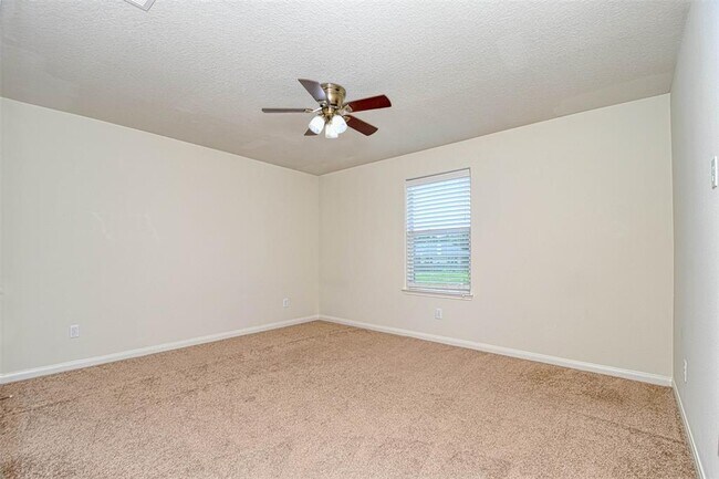 Building Photo - 30803 W Lost Creek Blvd