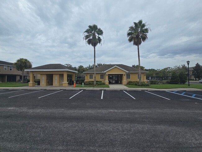 Building Photo - Beautiful 2/2.5 ***All included*** Interne...