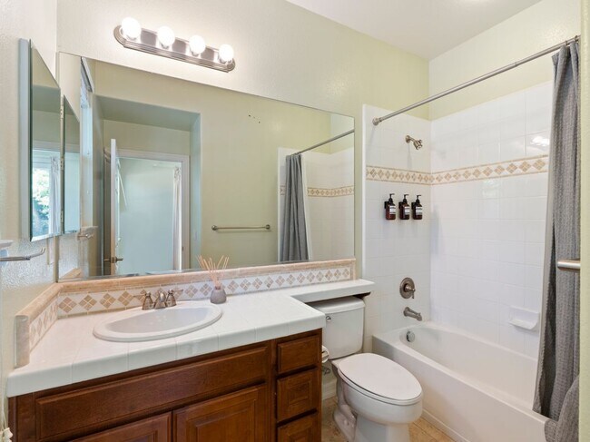 Building Photo - 5250 Coleridge Ct