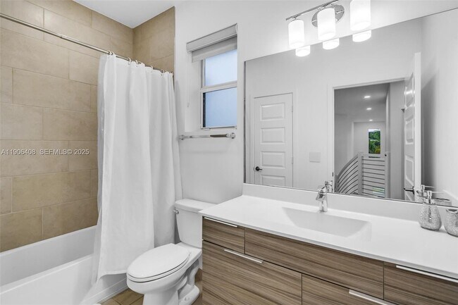 Building Photo - 15540 NW 88th Ave