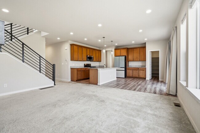 Building Photo - 137 Mohawk Cir