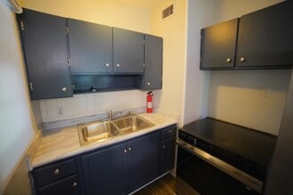 Building Photo - 1015 Joe Louis St