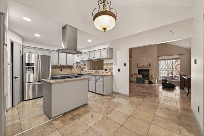 Building Photo - 11331 Oakcenter Dr