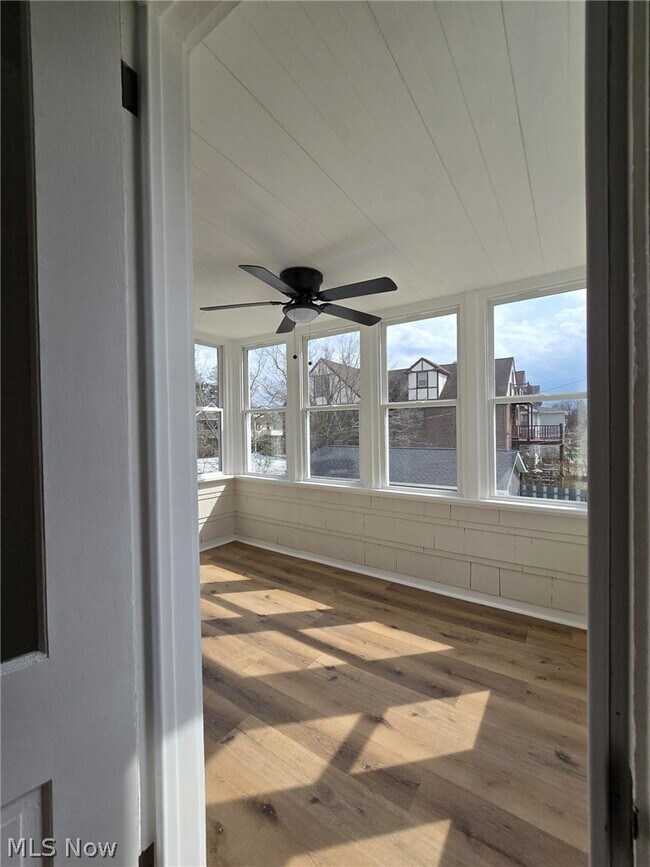 Building Photo - 13839 Clifton Blvd