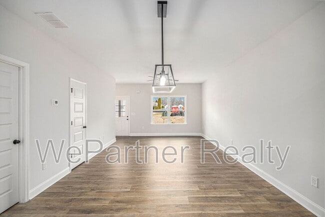 Building Photo - 138 Crestpoint Rd