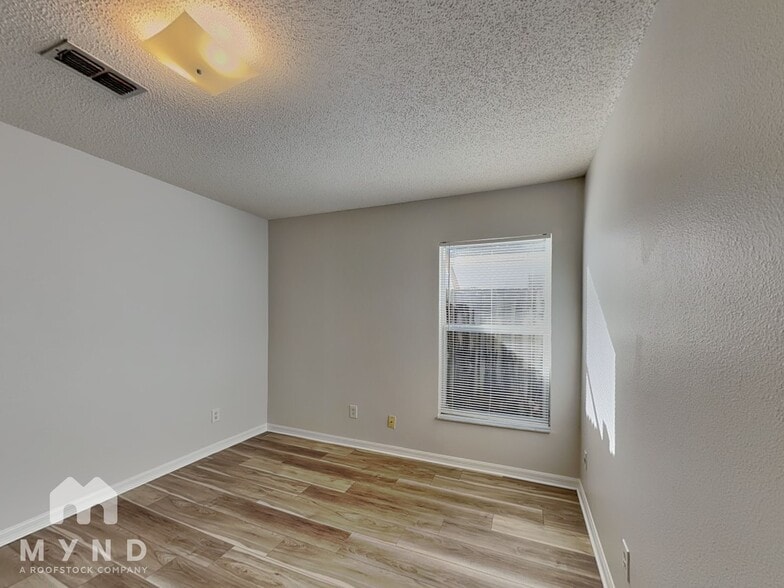 Building Photo - 5443 Cedar Ln