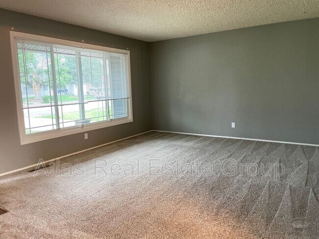 Building Photo - 209 Everett Dr