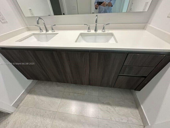 Building Photo - 488 NE 18th St