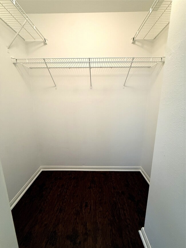 Building Photo - 6023 Barany Ct