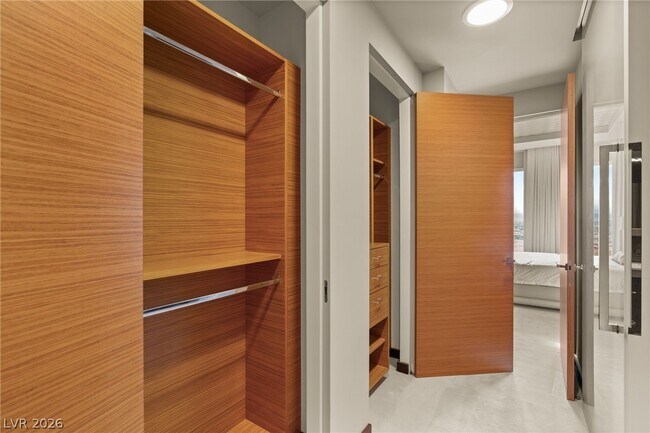 Building Photo - 3750 S Las Vegas Blvd