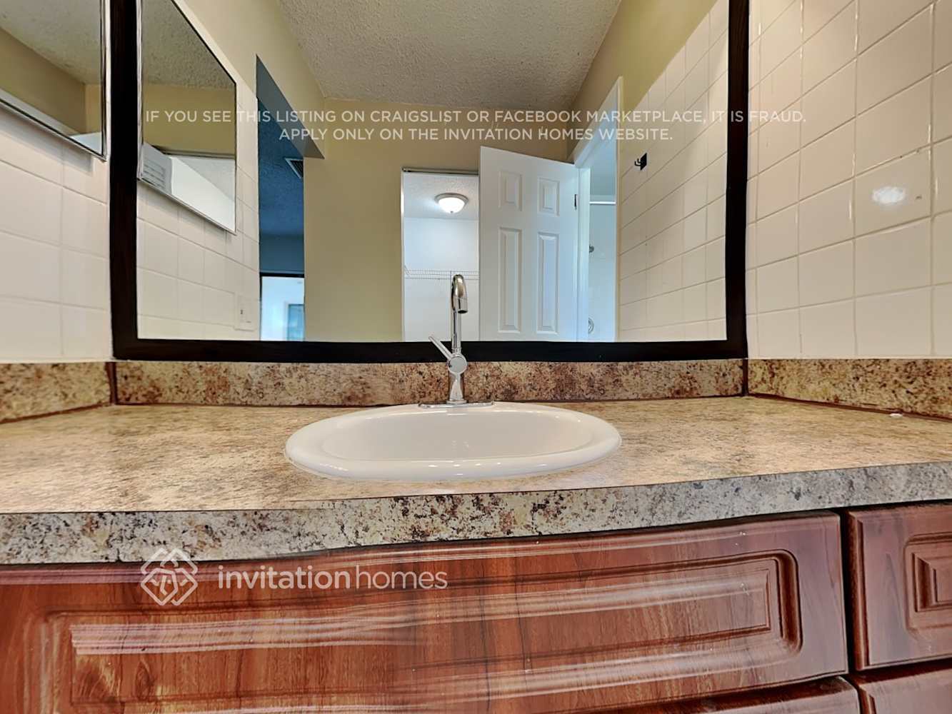 Building Photo - 9664 Carousel Cir S