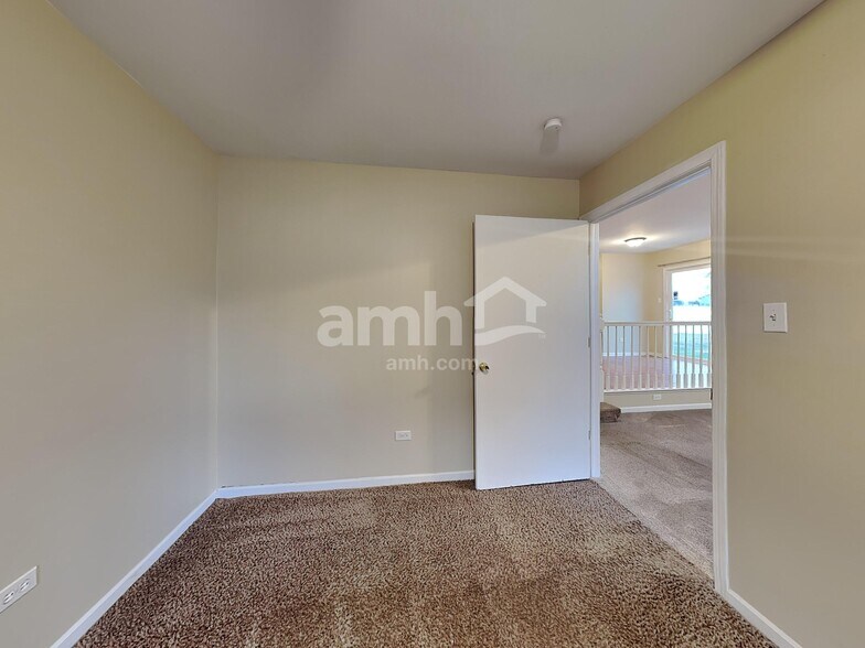 Building Photo - 7003 Pyramid Dr