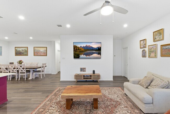 Building Photo - 322 Coral Drift Ct