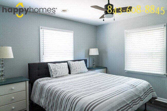 Building Photo - 2 bedroom 1 bath Cute bungalow in Riverlan...