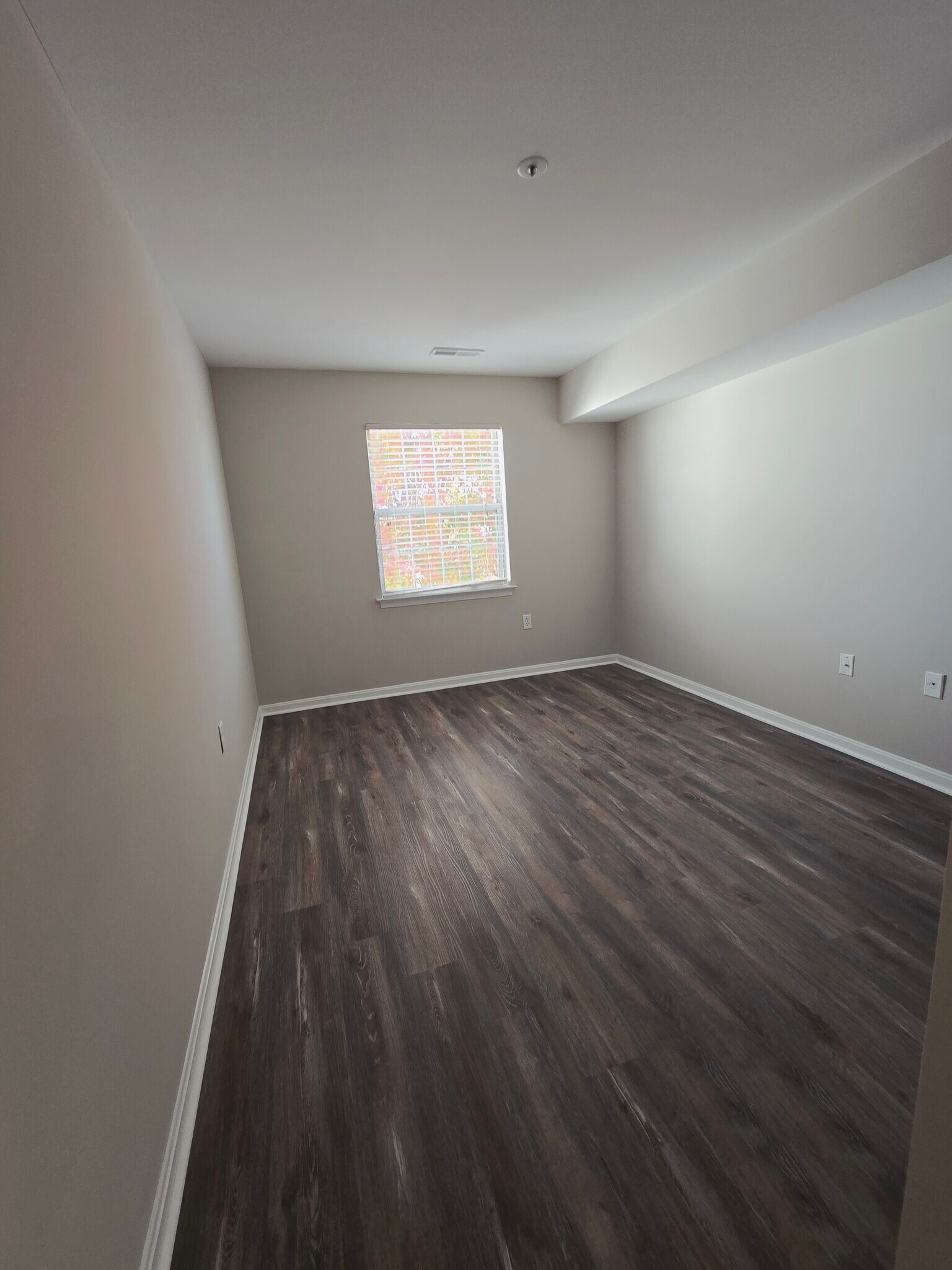 Building Photo - 8388 Montgomery Run Rd