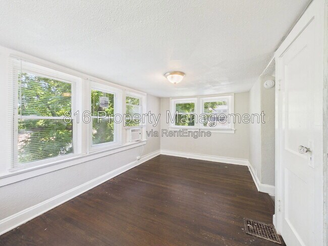 Building Photo - 5127 Olive St