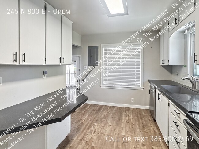 Building Photo - 245 N 800 E