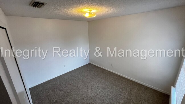 Building Photo - 4745 Playschool Dr