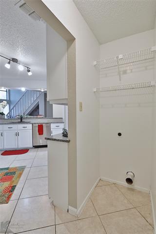 Building Photo - 8033 Vita Ct