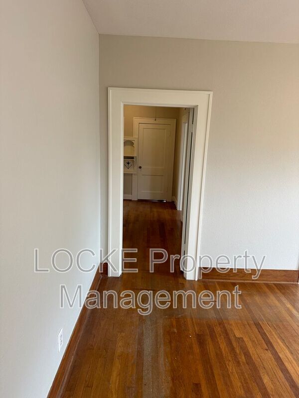 Building Photo - 2600 Lubbock Ave