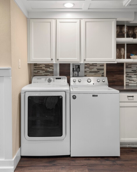 Building Photo - 2945 S Zurich Ct