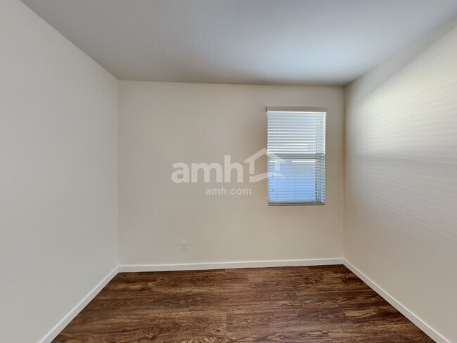 Building Photo - 7161 E Bobwhite Ct