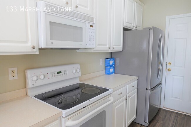 Building Photo - 133 Marshland Ln