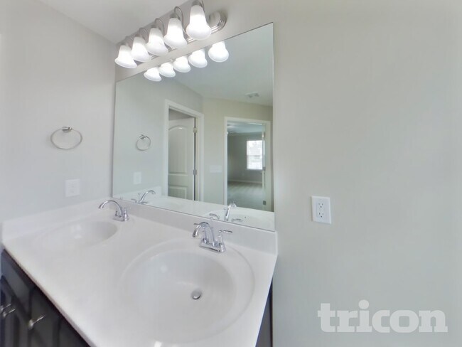 Building Photo - 415 Middleton Ln