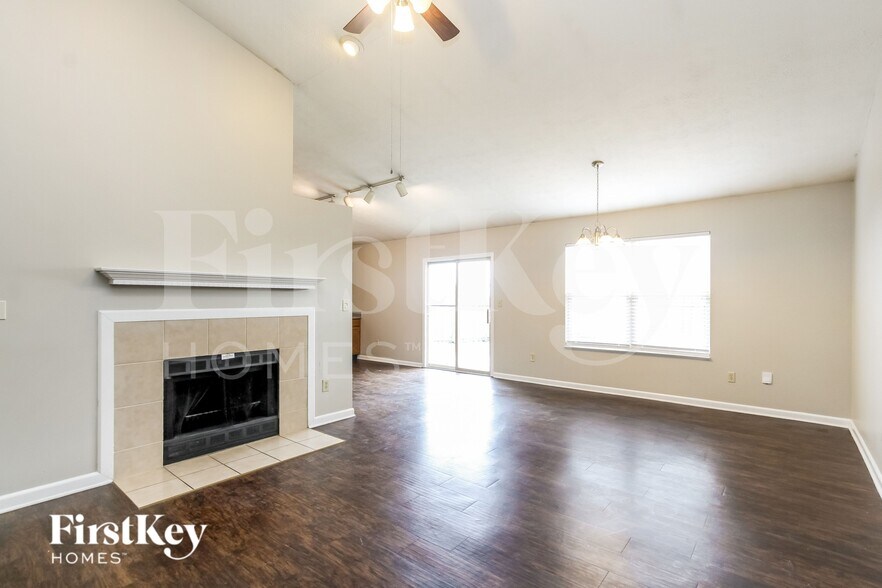 Building Photo - 5923 Prairie Creek Dr