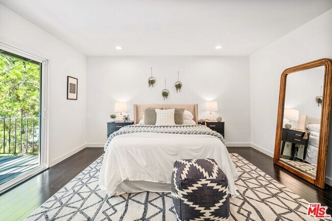 Building Photo - 7560 Devista Dr