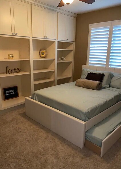 Building Photo - 8015 Windy Creek Dr