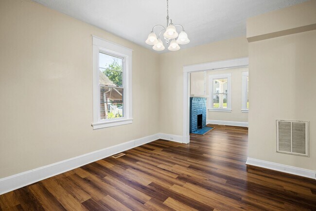 Building Photo - Completely Renovated 3 Bedroom Home in Hig...