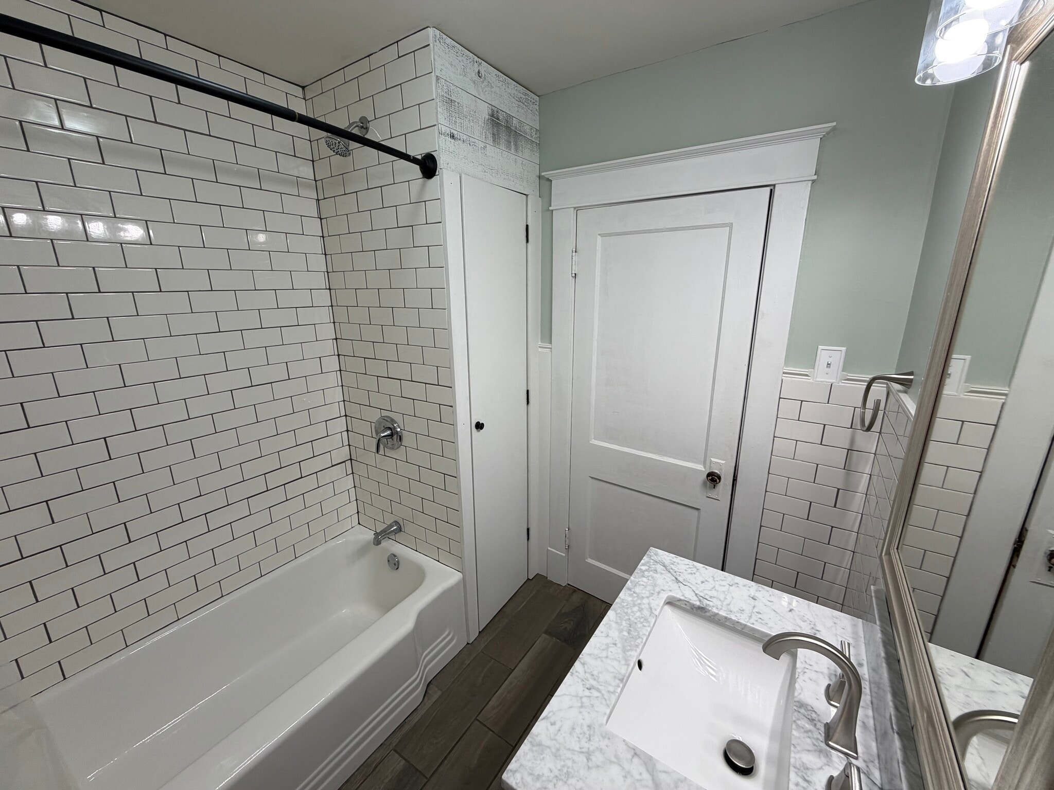 Building Photo - 2222 Duncan St