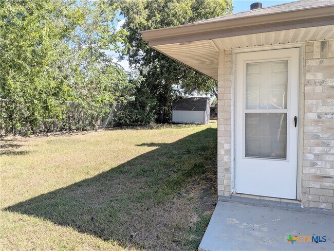 Building Photo - 1428 Devin Dr