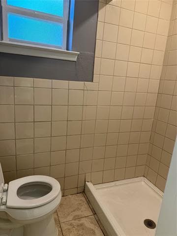 Building Photo - 700 Kindred Ln