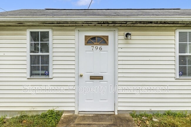 Building Photo - 796 Frederick St