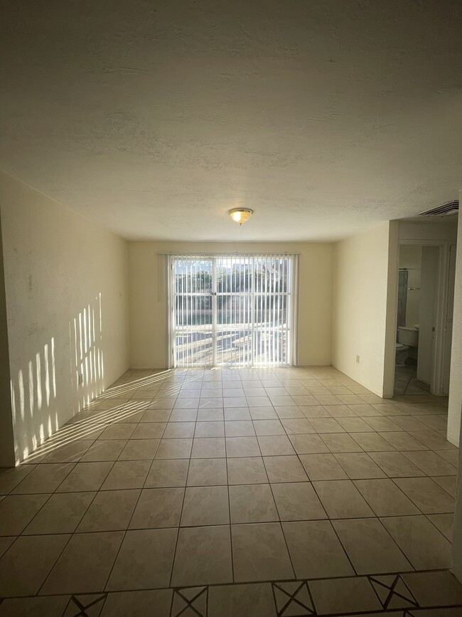 Building Photo - 3112 Colorado St NE