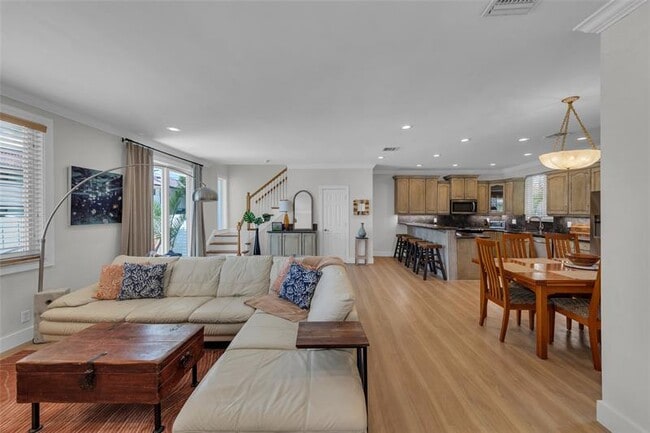 Building Photo - 4601 Bougainvilla Dr