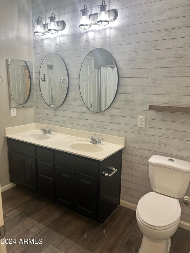 Building Photo - 3224 E Dogwood Pl