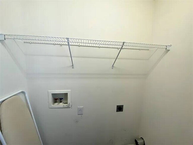 Building Photo - 1450 Bromwich Dr