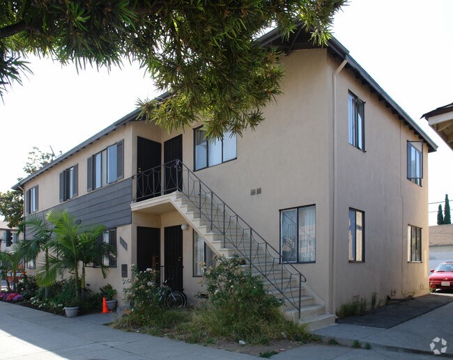 Building Photo - 10878 Venice / 3801 Girard