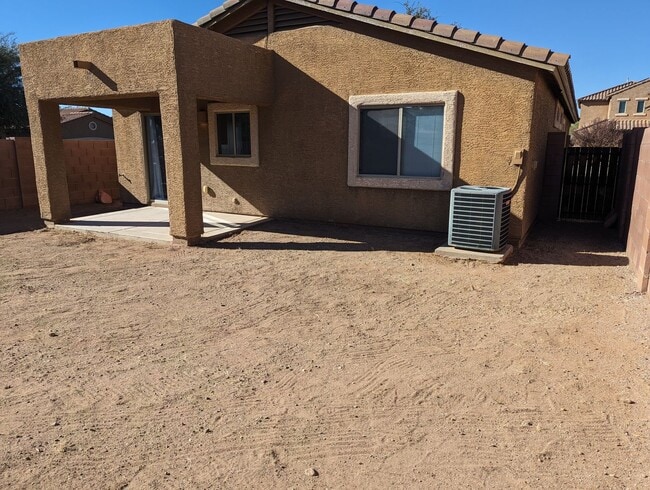 Building Photo - 3 Bedroom 2 Bath Rental in Sahuarita