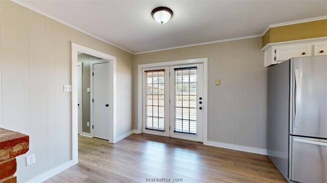 Building Photo - 8251 W Sh-21
