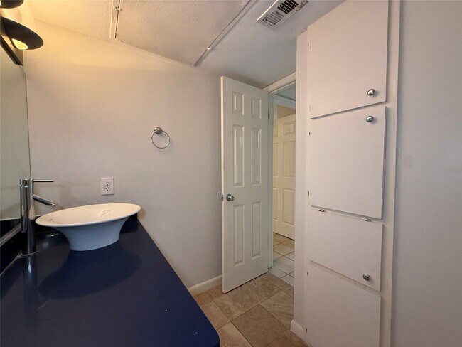 Building Photo - 2250 Bering Dr