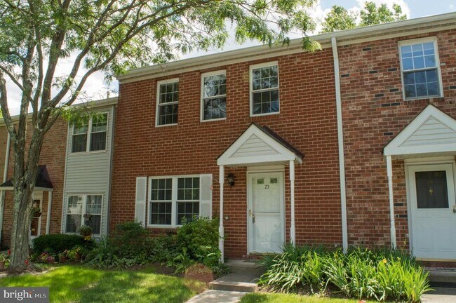 Primary Photo - 23 Jasmine Ct